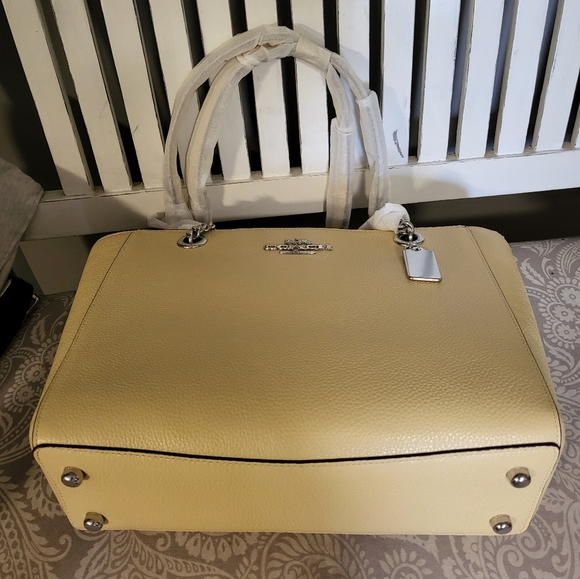 Band New Coach Purse with tags on, Gold inside, dimensions are 11.5 × 9.5 - Picture 2 of 3